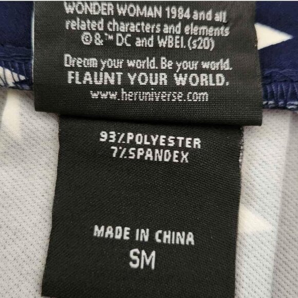 Hot Topic WonderWoman skirt - Picture 2 of 3